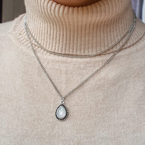 “Soulmate” Moonstone Gem Layered Indie Necklace - Picture 6 of 8